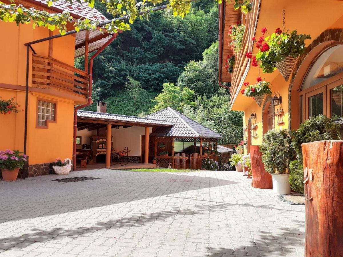 Pension Calborean Talmacel Exterior photo