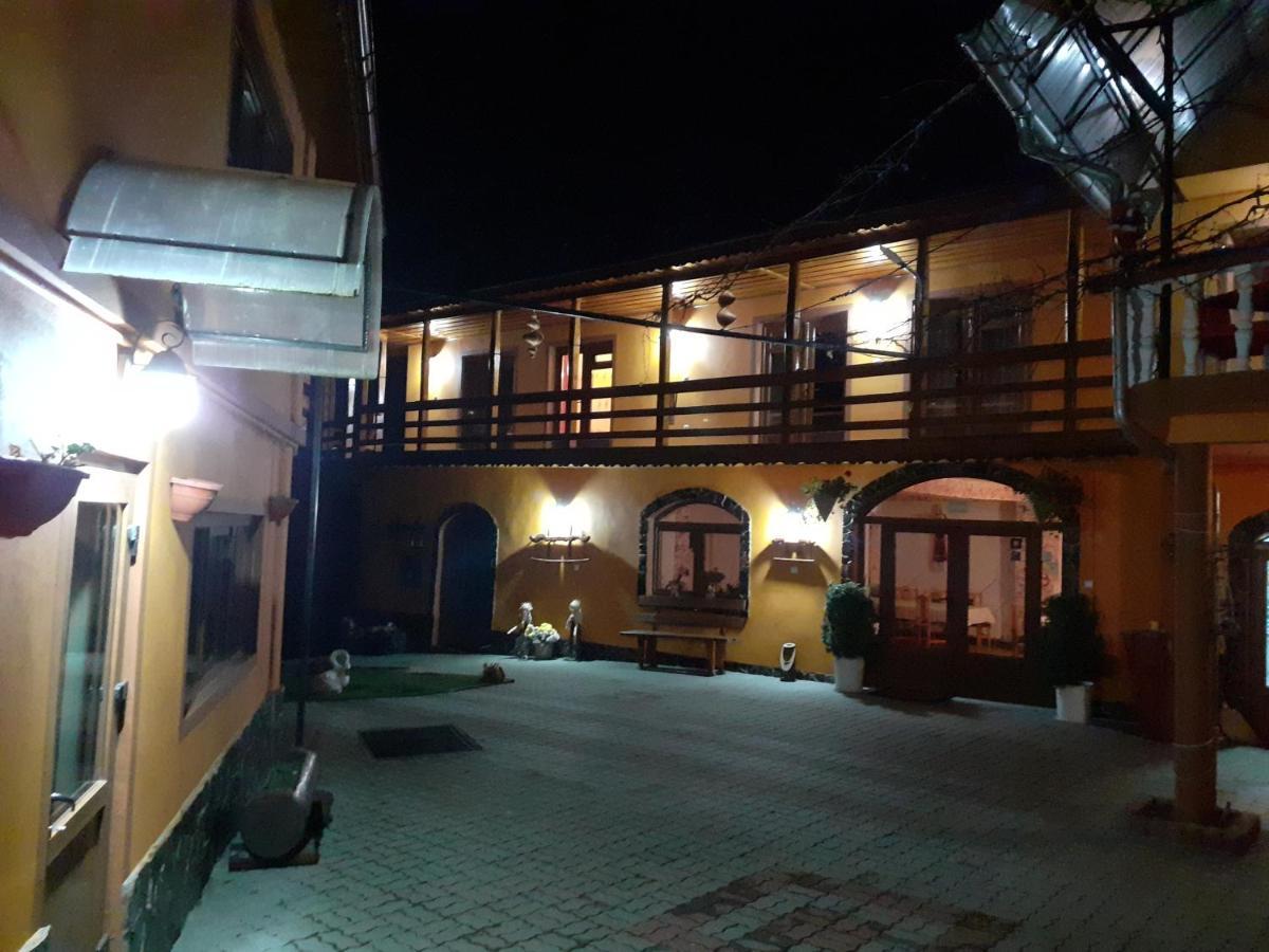 Pension Calborean Talmacel Exterior photo